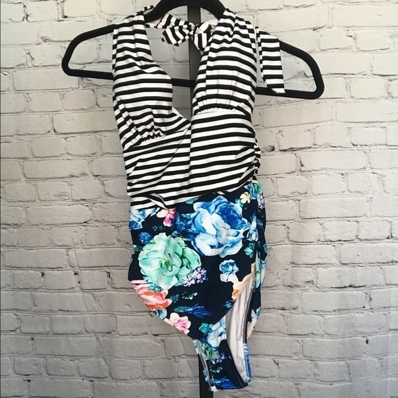 NWT Cupshe One Piece Floral and Stripe Print - Picture 1 of 4